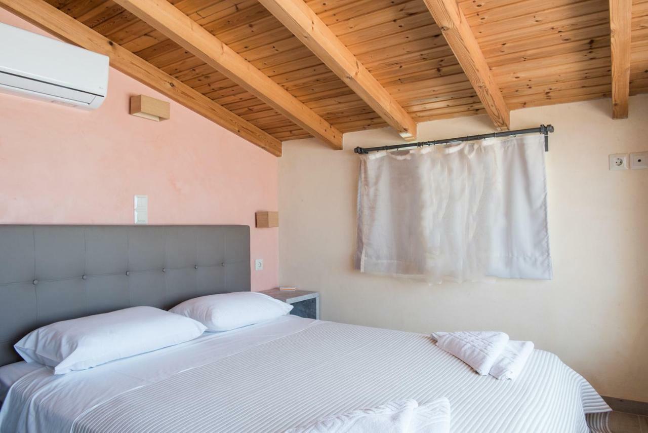 Pantanassa Villa Thalia Agia Marina 外观 照片